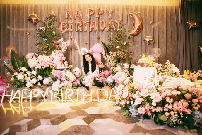 Ba thế hệ “người nhện” cùng xuất hiện? Triệu Lệ Dĩnh đẹp như “nữ thần” nhân dịp sinh nhật ảnh 2