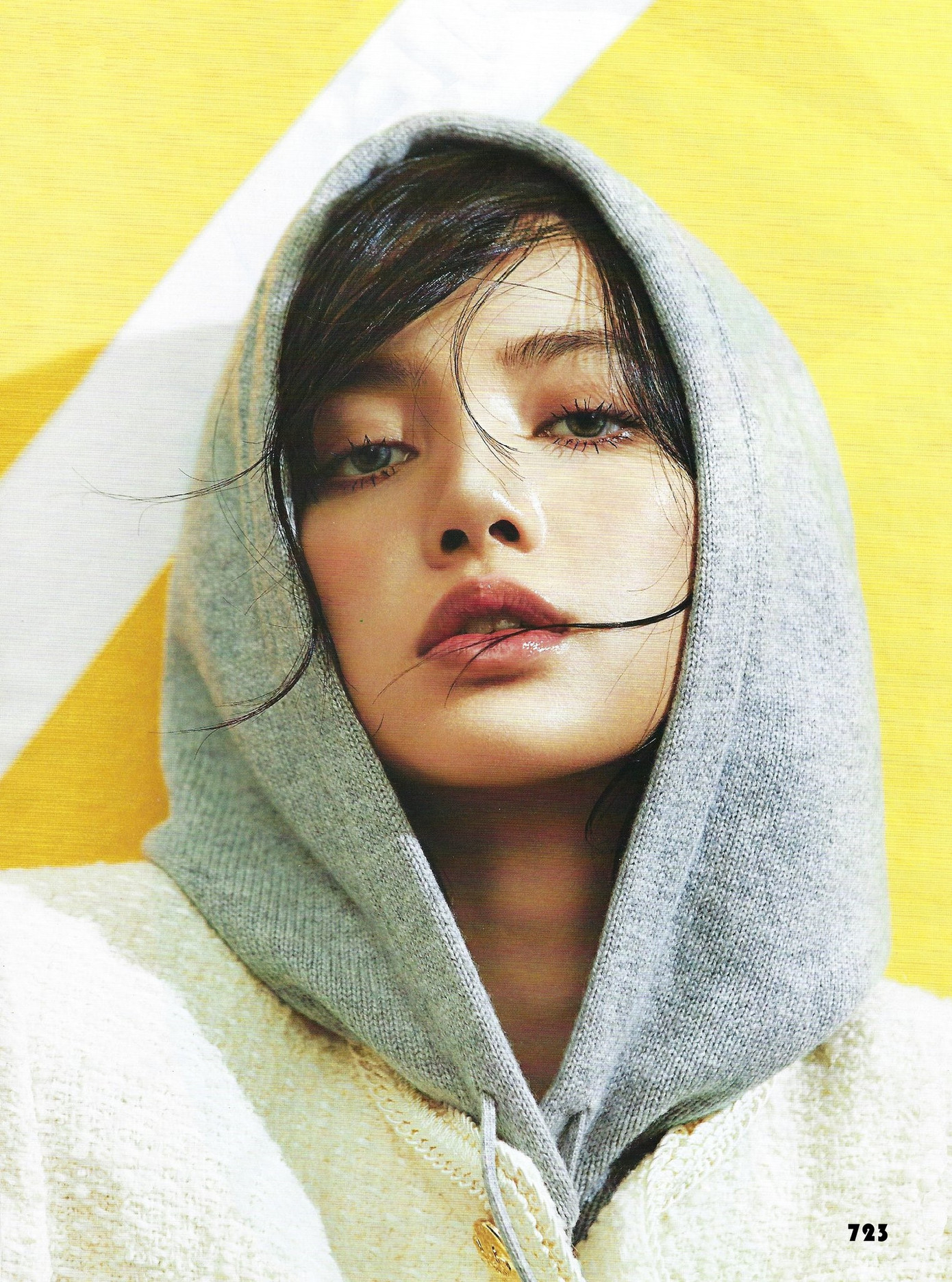 Tiếp bước Rosé, Lisa tiết lộ về sản phẩm ra mắt solo sắp tới của mình khiến fan “dậy sóng“ ảnh 4