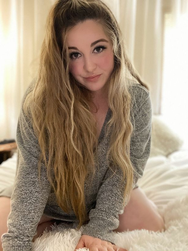 Sinh viên y khoa kiếm tiền tỷ mỗi năm chỉ nhờ bán ảnh bàn chân của mình ảnh 8