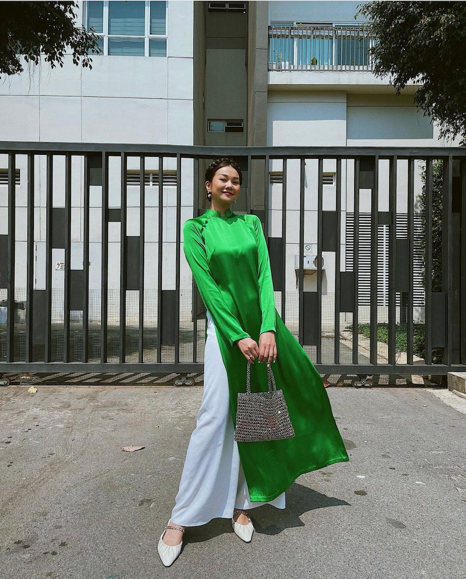 “Sao” Việt diện đồ và trang điểm cho dịp Tết Tân Sửu 2021: Áo dài tay phồng và bộ suit lên ngôi ảnh 10