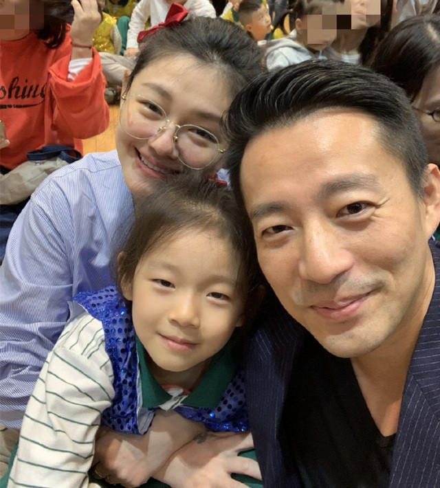 Tình yêu đáng ngưỡng mộ của vợ chồng Từ Hy Viên - 3