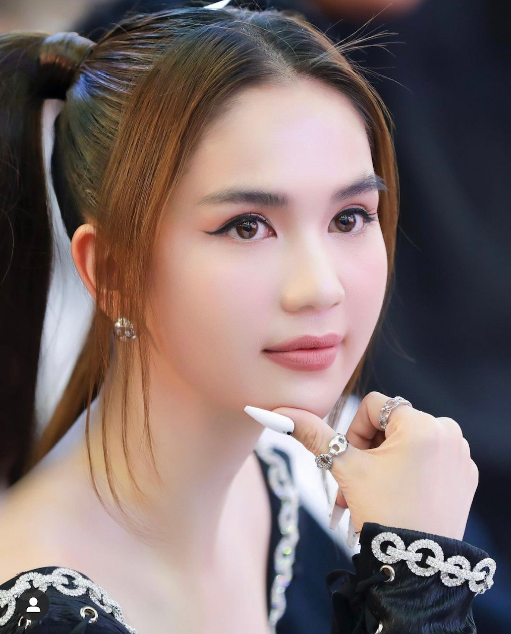 Sau debut thất bại, Phí Phương Anh lại gặp “phốt” mới; Ngọc trinh hóa “công chúa barbie“ ảnh 3