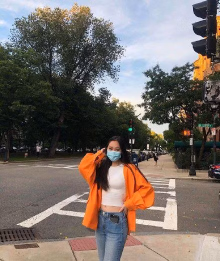 Lộ diện hình ảnh con gái út 17 tuổi của Lý Liên Kiệt “đốt mắt” netizen với body “cực phẩm“ ảnh 6