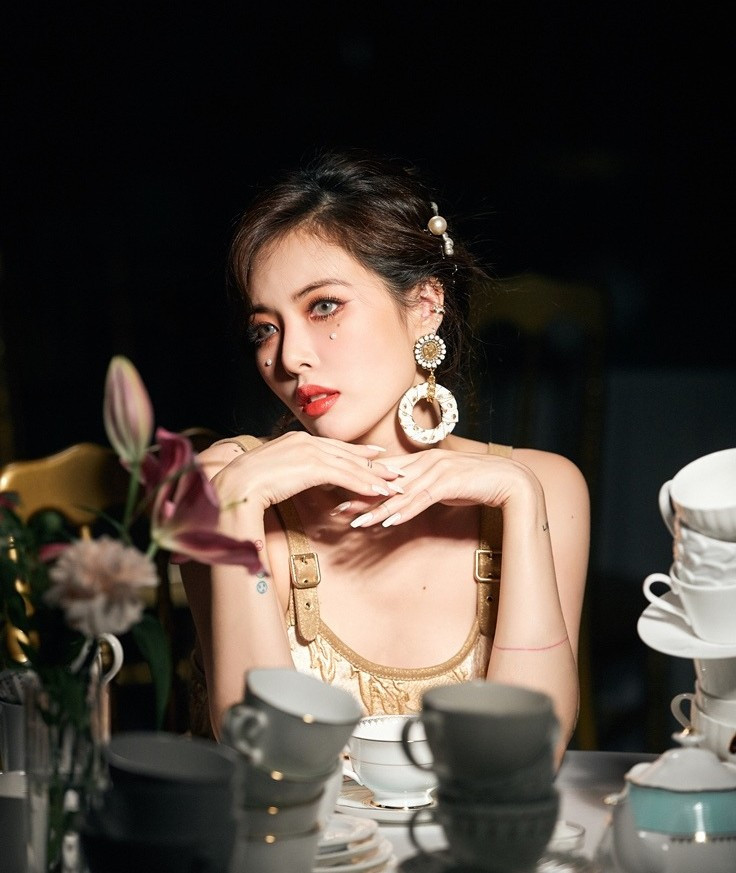 Aespa thiết lập kỷ lục mới; Lisa (Black Pink) làm cố vấn vũ đạo cho "Thanh xuân có bạn 3" ảnh 3