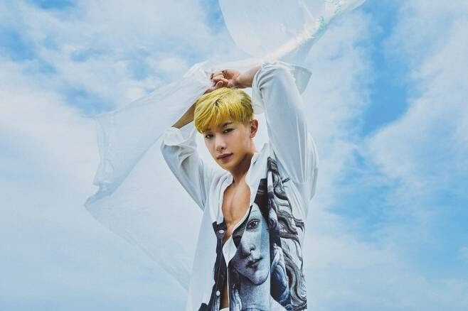 “Sao” quốc tế đón Noel 2020: Cầu hôn và tặng quà cho người hâm mộ ảnh 6