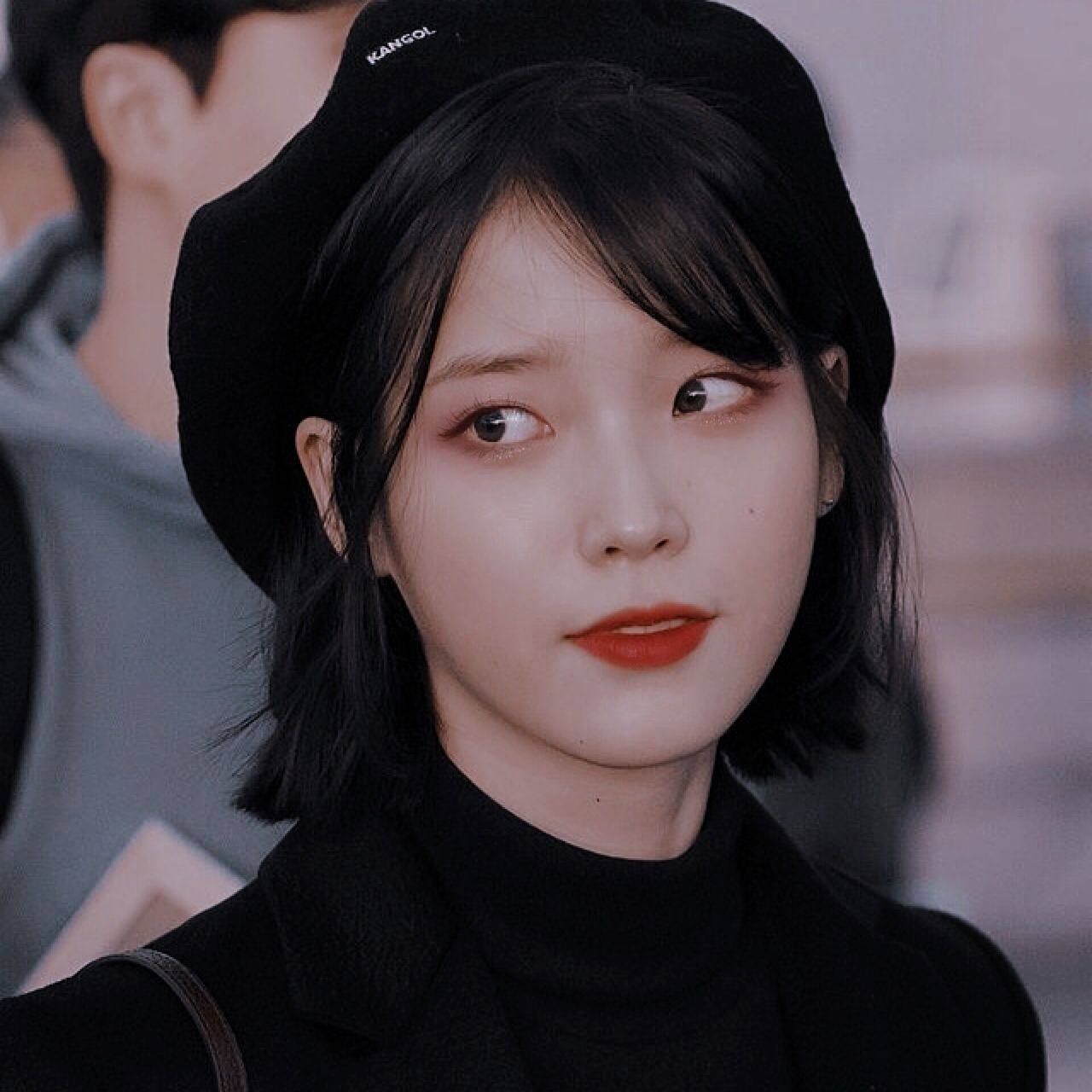 Black Pink “đáp trả” ra sao khi bị “em gái quốc dân” IU “cho ngửi khói” trong tháng Hai ảnh 6