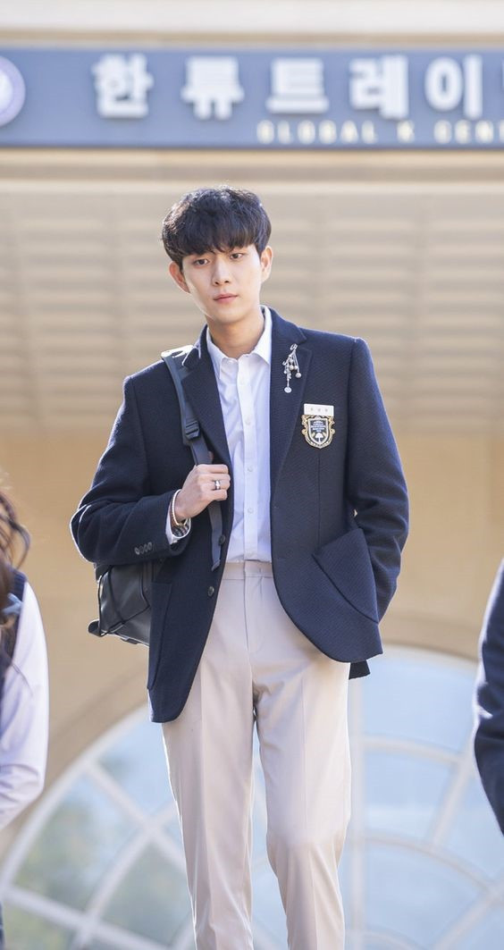 Những “siêu mỹ nam” thế hệ mới “hot” nhất của điện ảnh xứ Hàn năm 2020 ảnh 4