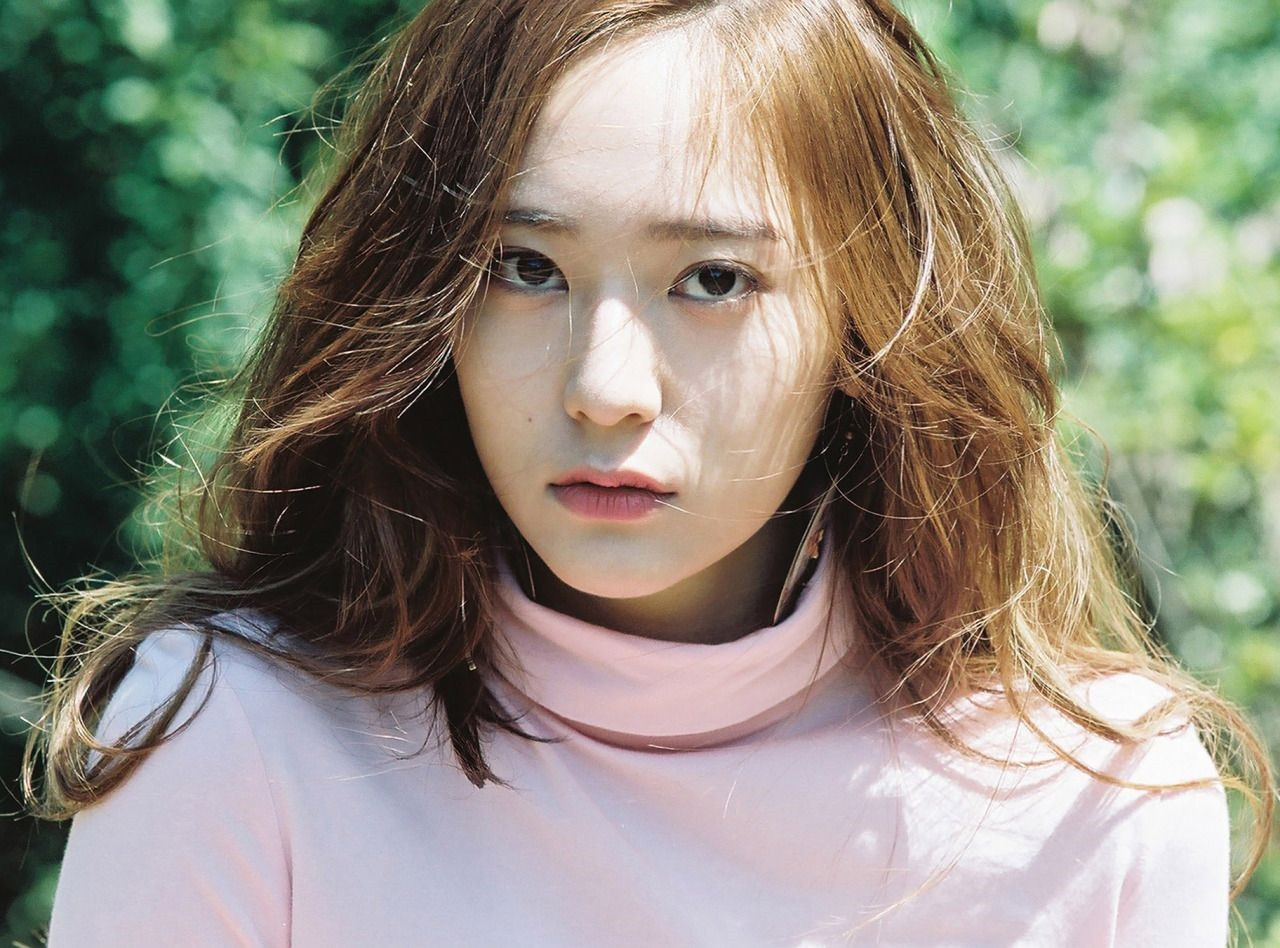 Gây “sốc” với vẻ đẹp nữ sinh tuổi 19, cuối cùng “công chúa băng giá” Krystal đã trở lại ảnh 2