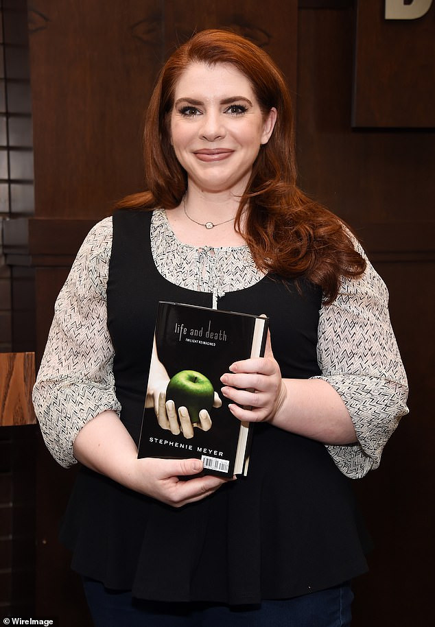 Fan của Twilight (Chạng vạng) phấn khích về cuốn tiền truyện mang tên Midnight Sun ảnh 2