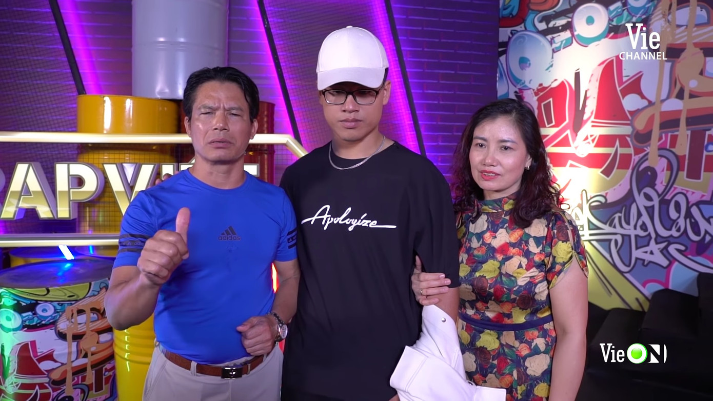 Thí sinh Rap Việt hát hit ‘Đôi Mắt’ của cố ca sĩ Wanbi Tuấn Anh khiến khán giả sởn da gà ảnh 1