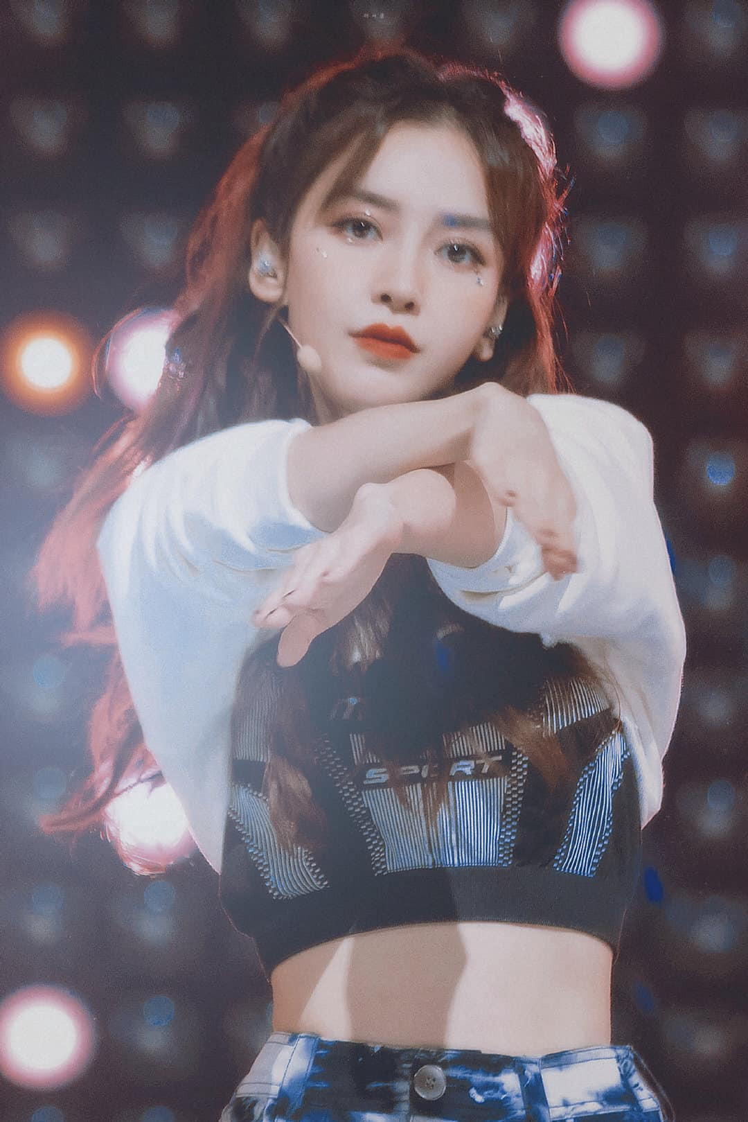 Ái nữ 16 tuổi nhà Chân Tử Đan đẹp như siêu mẫu, chiều cao gây bất ngờ ảnh 4