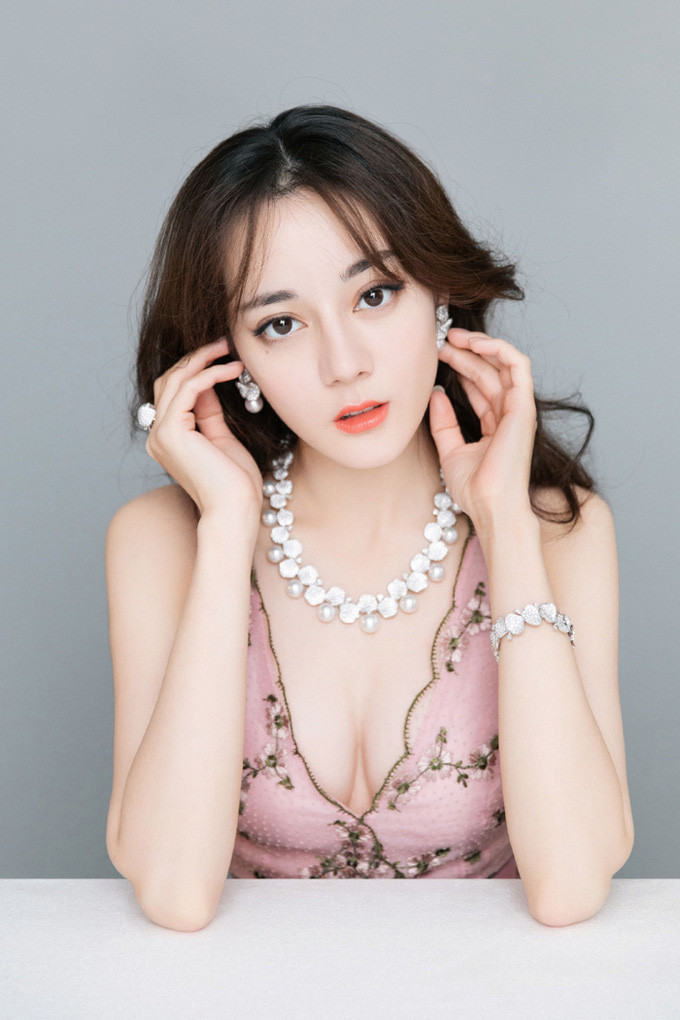 Bộ hình gợi cảm mơn mởn của Lưu Diệc Phi năm 17 tuổi gây 'sốt' ảnh 9