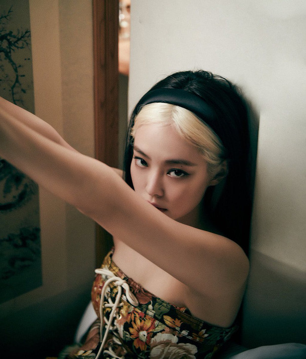 Lý Nhược Đồng tung ảnh sinh nhật, dân tình ‘choáng’ khi biết tuổi thật của 'Tiểu Long Nữ' ảnh 9