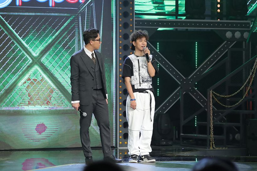 Thí sinh mang thơ Tố Hữu, hát xẩm ‘thổi bay’ sân khấu khấu ‘Rap Việt’ ảnh 5