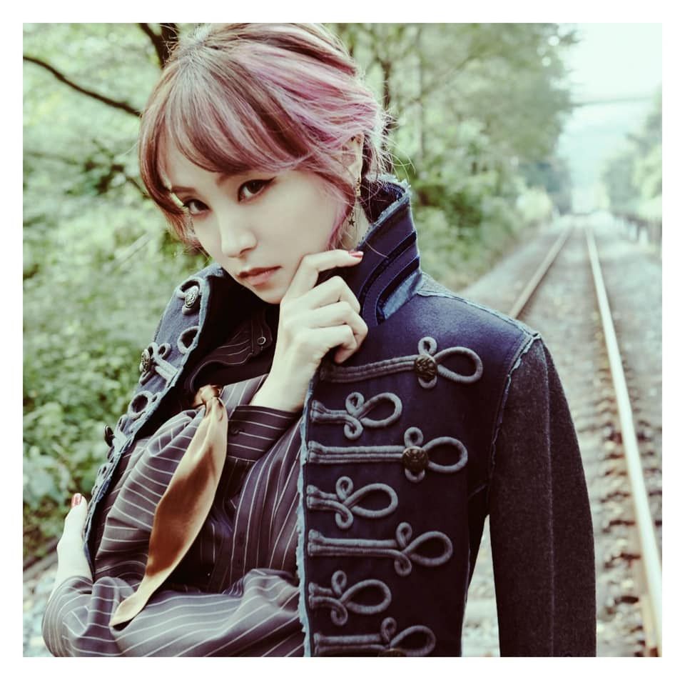 Ái nữ ‘bốc lửa’ nhà Khâu Thục Trinh khoe khéo vòng một nảy nở đêm Giáng sinh ảnh 7