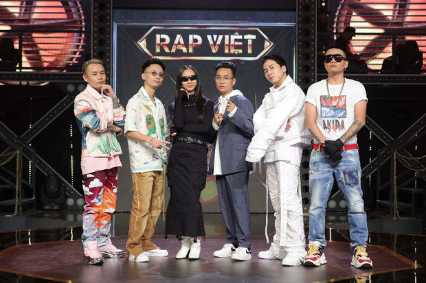 Rap Việt: Bùng nổ 'nổi da gà' khi vừa lên sóng, Trấn Thành nhận mưa lời khen 'đắt giá' ảnh 1