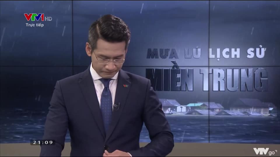 BTV Tuấn Dương gây xúc động khi dẫn live về miền Trung-'Mình xem mà cũng bật khóc thực sự' ảnh 1