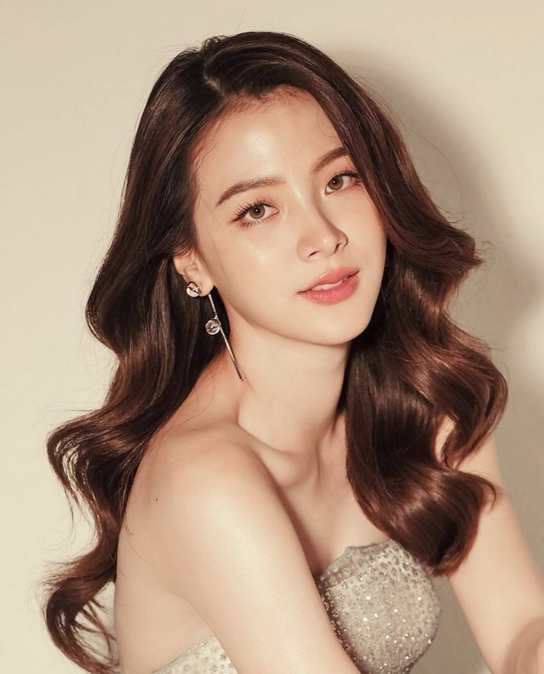 Địch Lệ Nhiệt Ba mặc váy bó sát khoe đường cong quyến rũ đến ‘bức thở’ ảnh 11