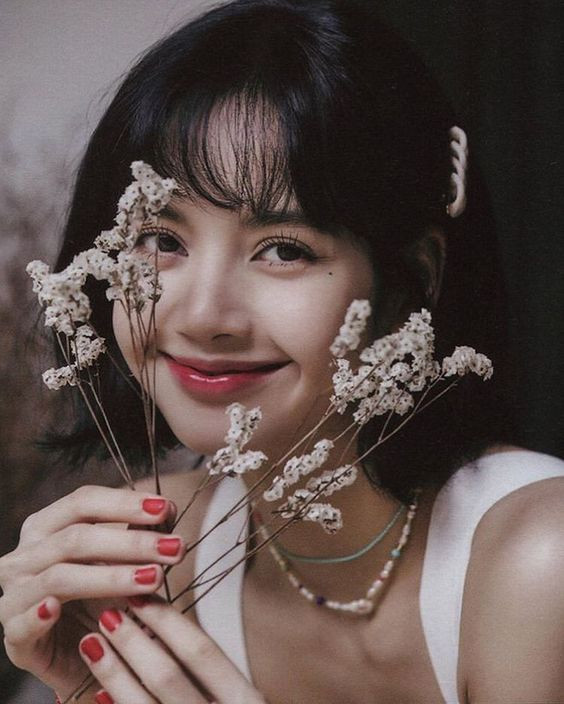 Top 10 mỹ nhân đẹp nhất châu Á, Lisa (Blackpink) 'vượt mặt' Địch Lệ Nhiệt Ba ảnh 1