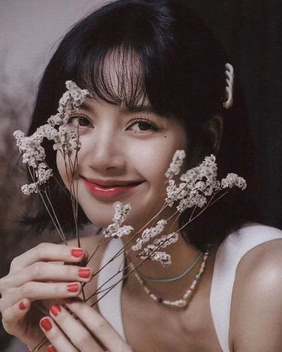 Top 10 mỹ nhân đẹp nhất châu Á, Lisa (Blackpink) 'vượt mặt' Địch Lệ Nhiệt Ba ảnh 1