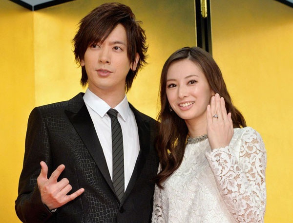 Sau 1 tháng, cảnh hôn đỏ mặt của Park Seo Joon Park Min Young tăng 100 triệu lượt xem ảnh 8