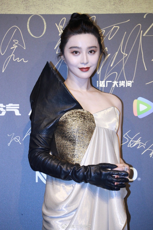 Ngạc nhiên trước diện mạo chênh lệch của ‘Dương Quá – Tiểu Long Nữ’ Singapore sau 22 năm ảnh 11