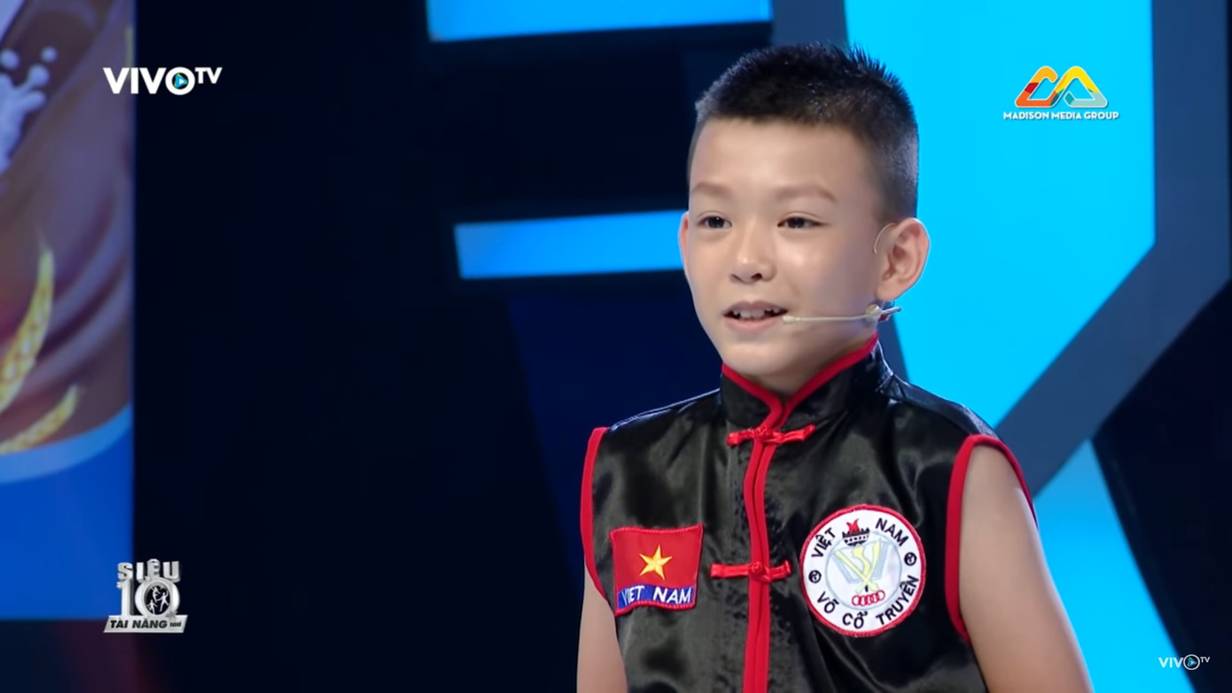 Trấn Thành ‘nín thở’ xem siêu nhí nhảy lên mảnh sành, kéo xe 900kg bằng răng ảnh 2