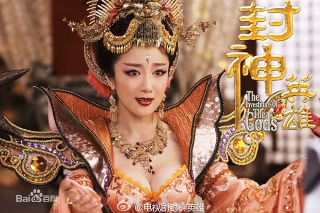 Nóng mắt với độ khêu gợi của ‘nàng Đát Kỷ hở hang nhất màn ảnh Hoa ngữ’ ảnh 3