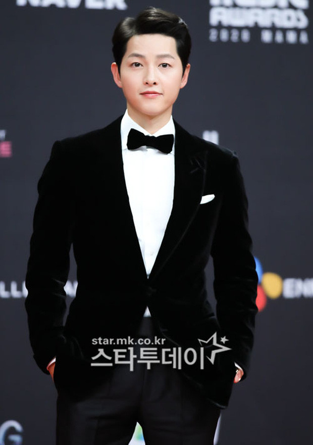 Lưu Diệc Phi lộng lẫy như nữ thần, sexy với váy xẻ ngực sâu hút ảnh 8