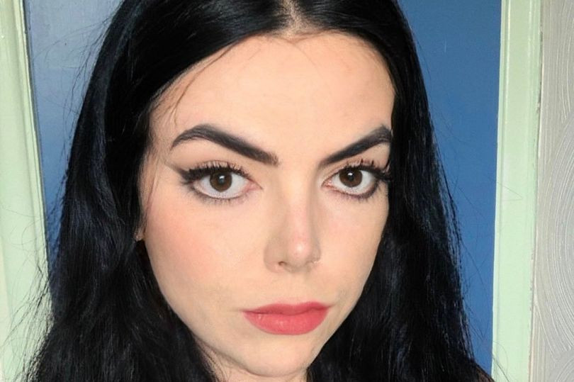 Sửng sốt với cô gái có khuôn mặt giống Michael Jackson ảnh 1