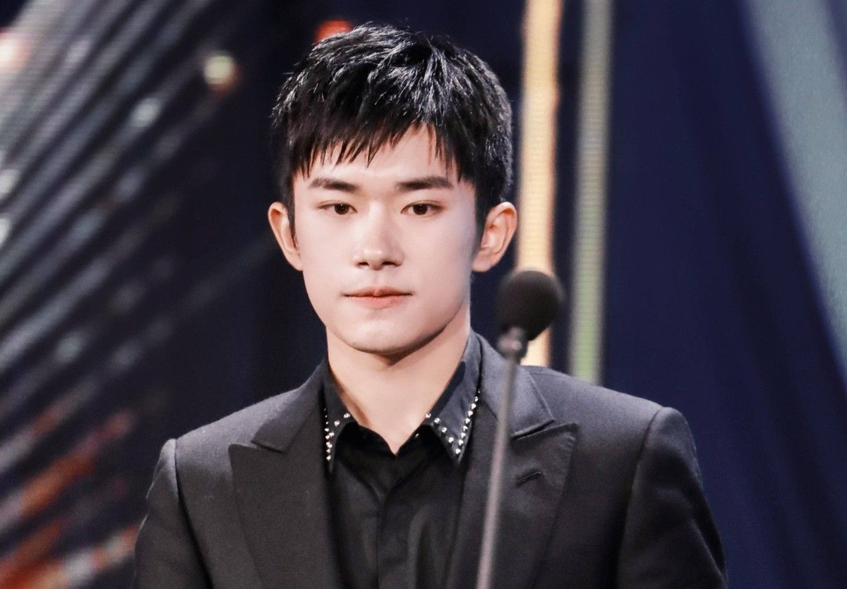 Không thể nhịn cười về hậu trường dàn dựng các cảnh cưỡi ngựa oai phong ở phim Trung Quốc ảnh 6