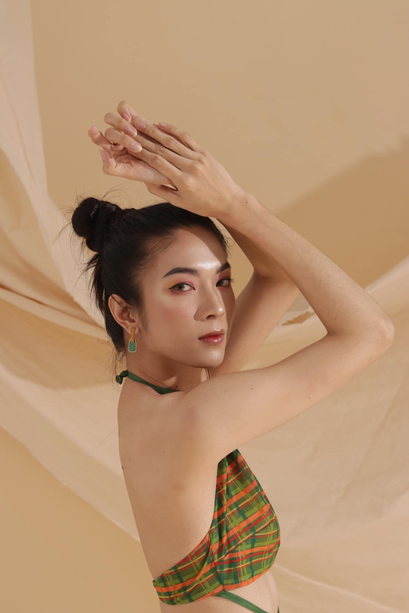 Ngắm thí sinh đẹp phi giới tính được Hương Giang hỗ trợ 100 triệu làm ngực ảnh 6