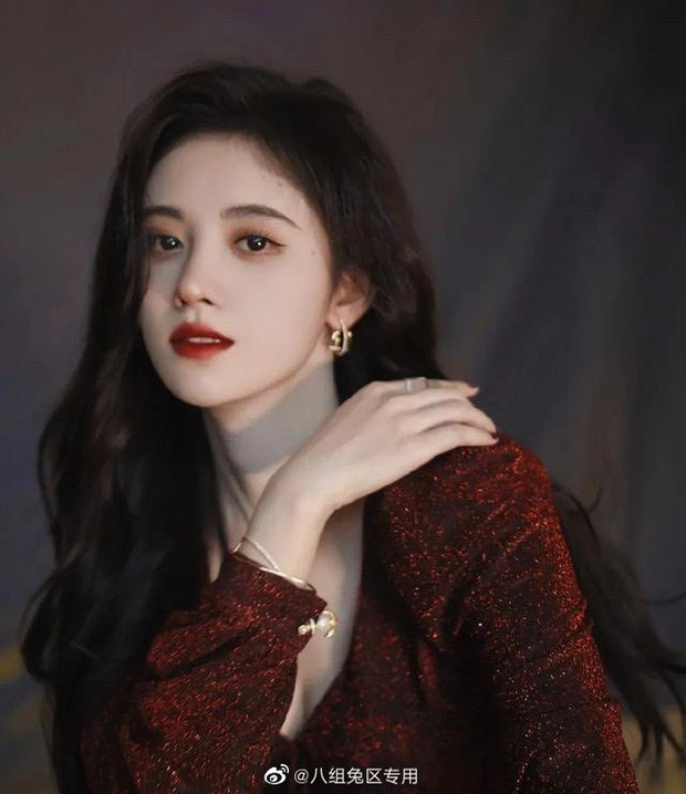 Vẻ đẹp siêu thực như nhân vật đồ họa của 'mỹ nữ 4000 có một' Cúc Tịnh Y ảnh 6