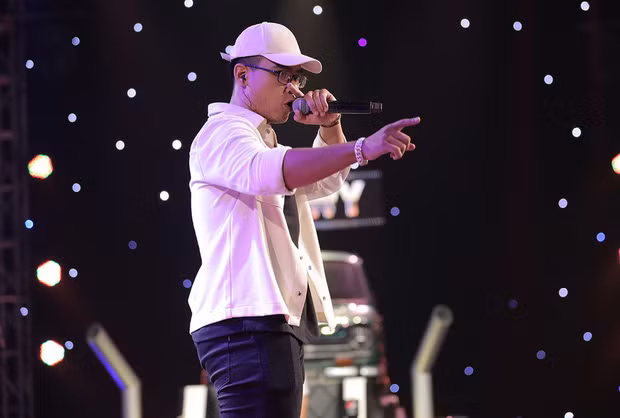 Thí sinh Rap Việt hát hit ‘Đôi Mắt’ của cố ca sĩ Wanbi Tuấn Anh khiến khán giả sởn da gà ảnh 2