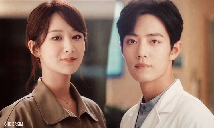 ‘Hòa Thân’ Vương Cương hạnh phúc bên vợ kém 20 tuổi, sinh con ở tuổi 60 ảnh 9