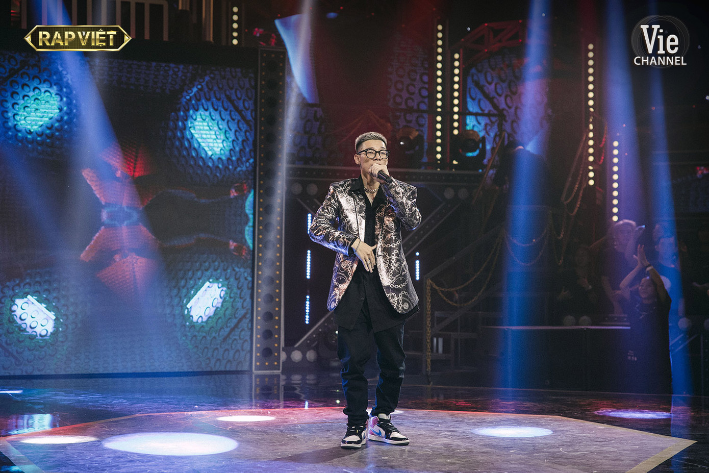 Chung kết Rap Việt: Giữa 'bão' scandal, MCK bùng nổ như 'thả hổ về rừng' cùng JustaTee ảnh 1