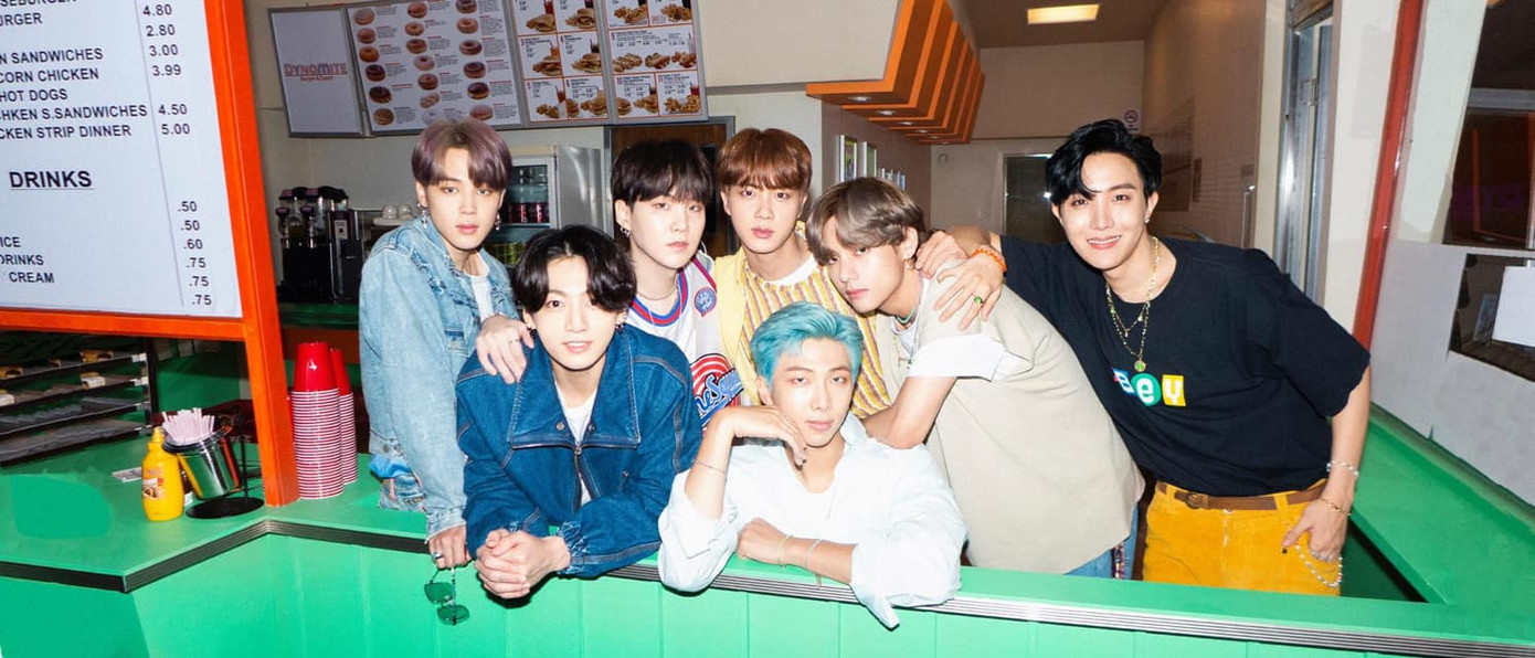 Sau 1 tháng, cảnh hôn đỏ mặt của Park Seo Joon Park Min Young tăng 100 triệu lượt xem ảnh 2