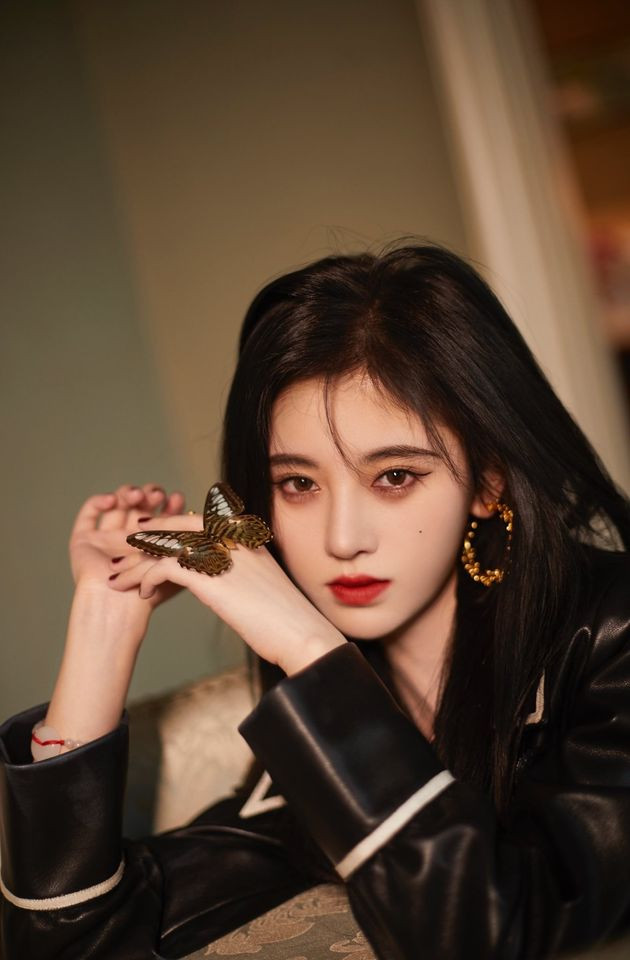 Sau 1 tháng, cảnh hôn đỏ mặt của Park Seo Joon Park Min Young tăng 100 triệu lượt xem ảnh 6