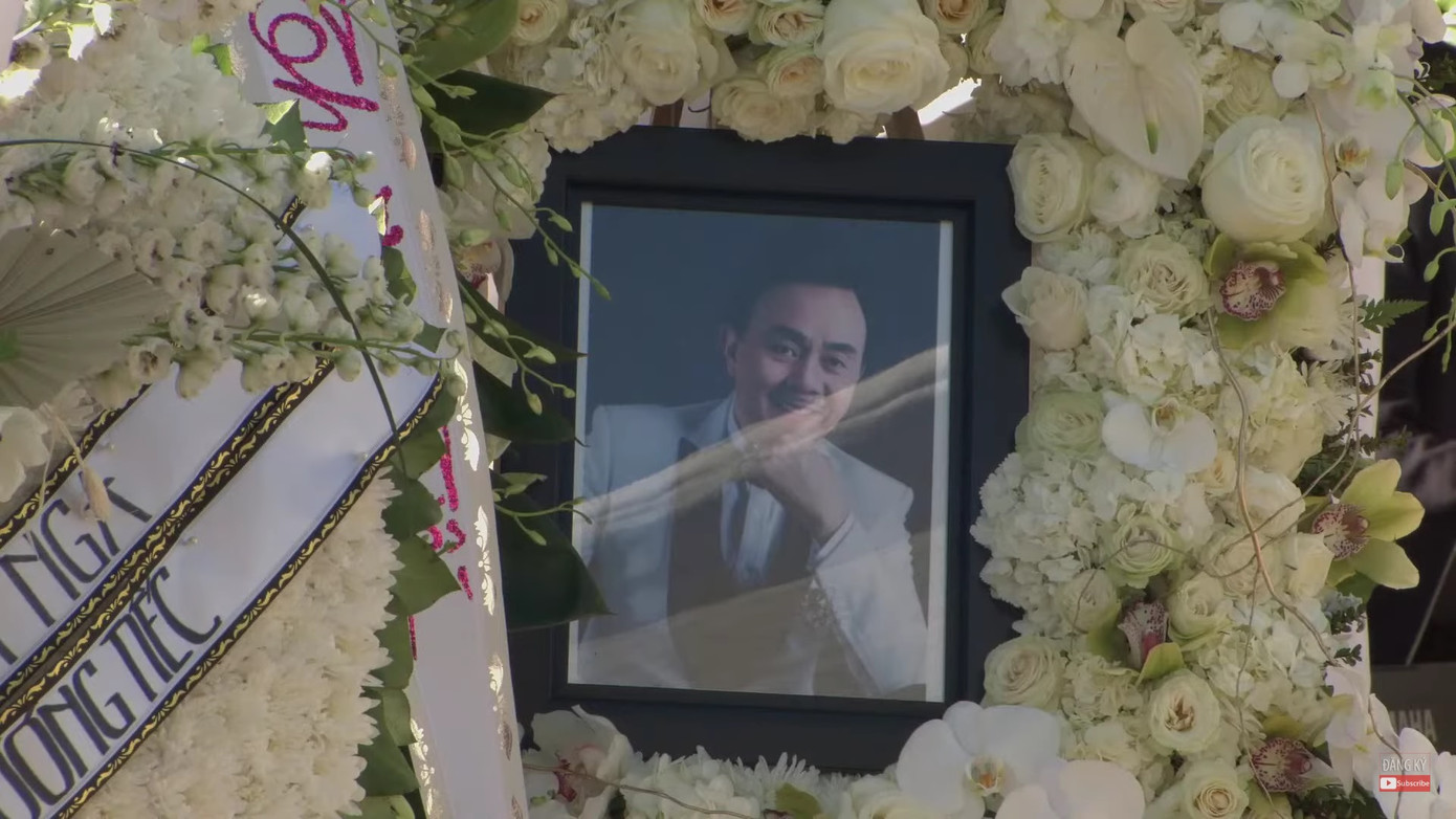 Xót xa khoảnh khắc vợ nhìn mặt nghệ sĩ Chí Tài lần cuối trước khi chia xa vĩnh viễn ảnh 3