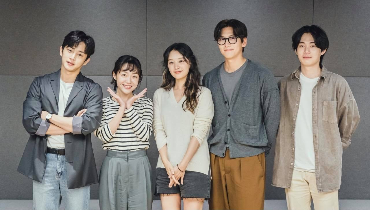 Loạt ảnh 'thả rông' táo bạo của mỹ nhân Nhật có khuôn mặt thơ ngây ảnh 8