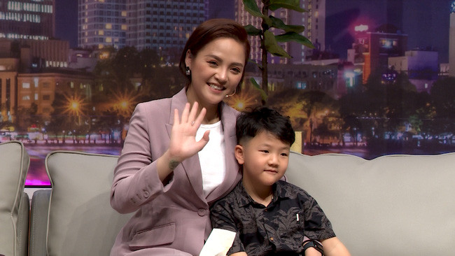 Thu Quỳnh khóc khi kể quá trình 'vượt cạn' đau đớn, từng muốn nhảy lầu tự tử vì trầm cảm ảnh 1