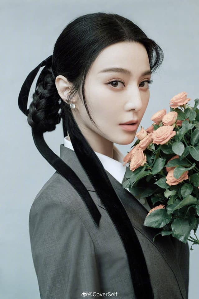 ‘Phan Kim Liên’ Ôn Bích Hà U60 vẫn đẹp xuất sắc, cuộc sống xa hoa trong biệt thự triệu USD ảnh 9