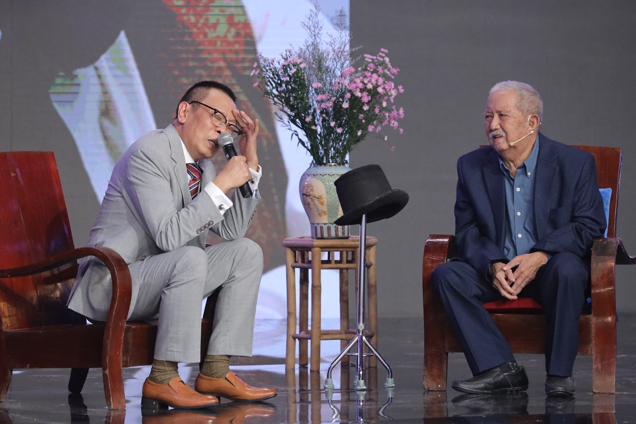 Nghệ sĩ Mạc Can tái xuất, khiến MC Lại Văn Sâm 'toát mồ hôi' nhận làm 'sư phụ' ảnh 2