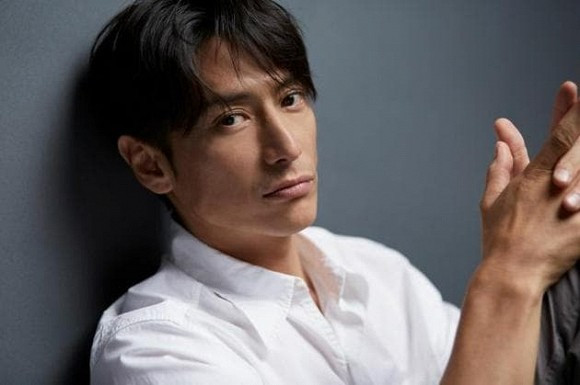 Top sao nam đẹp nhất Hàn Quốc, Song Joong Ki mất ngôi, hạng nhất là cái tên quen thuộc ảnh 7