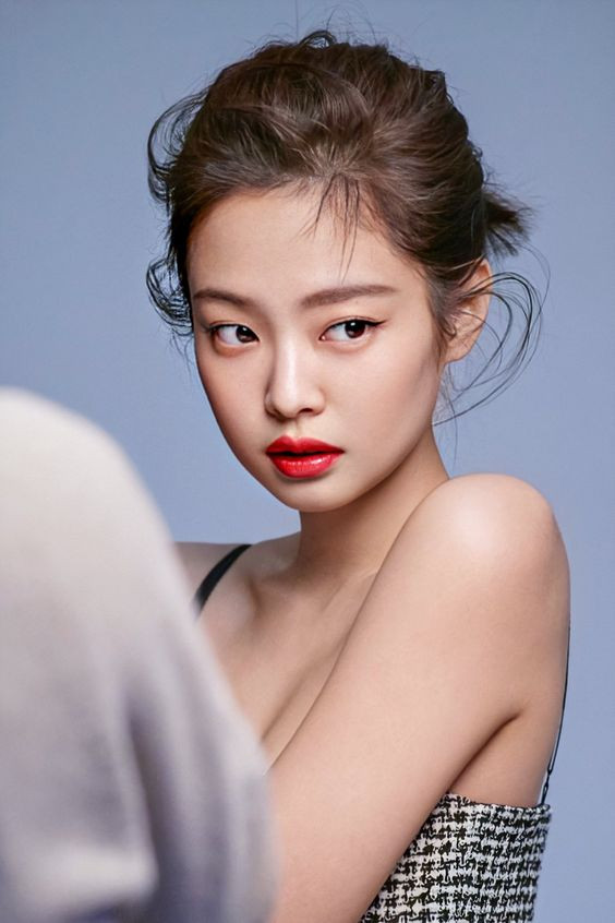 Top 10 mỹ nhân đẹp nhất châu Á, Lisa (Blackpink) 'vượt mặt' Địch Lệ Nhiệt Ba ảnh 5