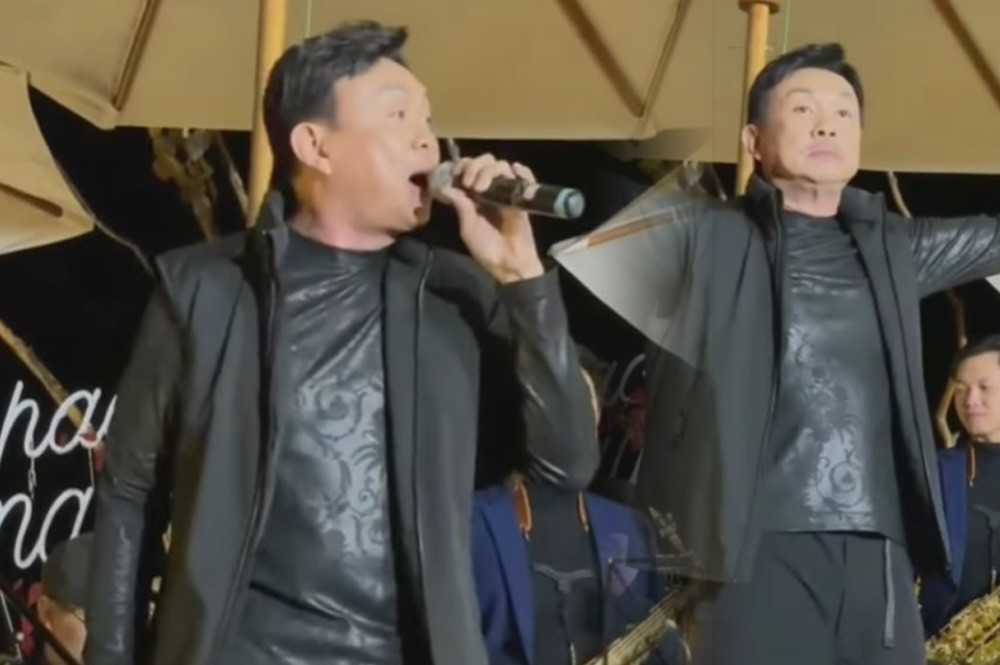 Ngày buồn cuối năm của showbiz Việt: Đông đảo nghệ sĩ đến tiễn biệt danh hài Chí Tài ảnh 19