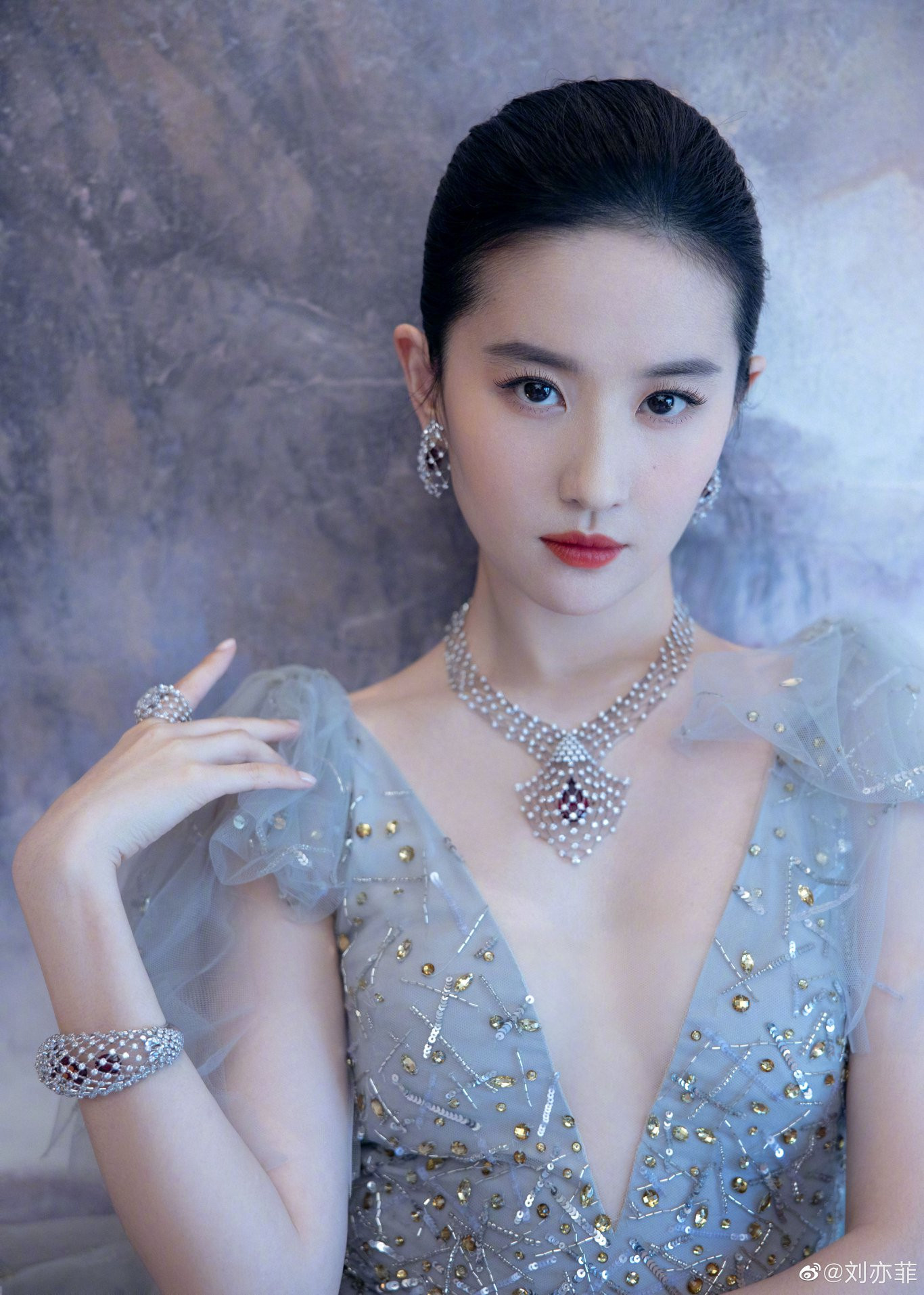 Hình ảnh gần đây của Lưu Diệc Phi Những phiên bản Tiểu Long Nữ nổi tiếng nhất màn ảnh ngày ấy – bây giờ ảnh 8