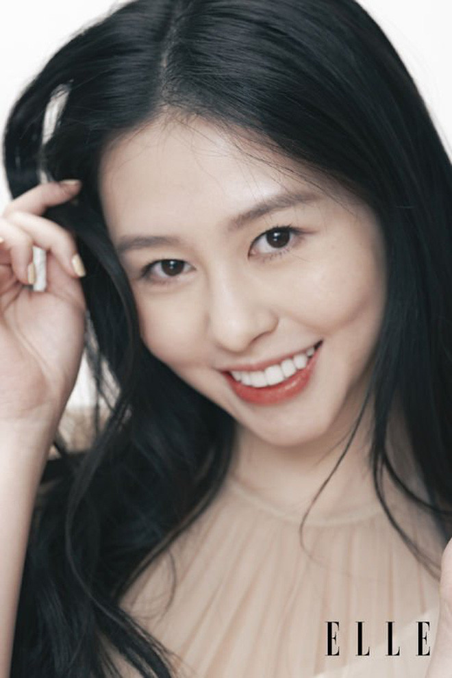 Ái nữ ‘bốc lửa’ nhà Khâu Thục Trinh khoe khéo vòng một nảy nở đêm Giáng sinh ảnh 4