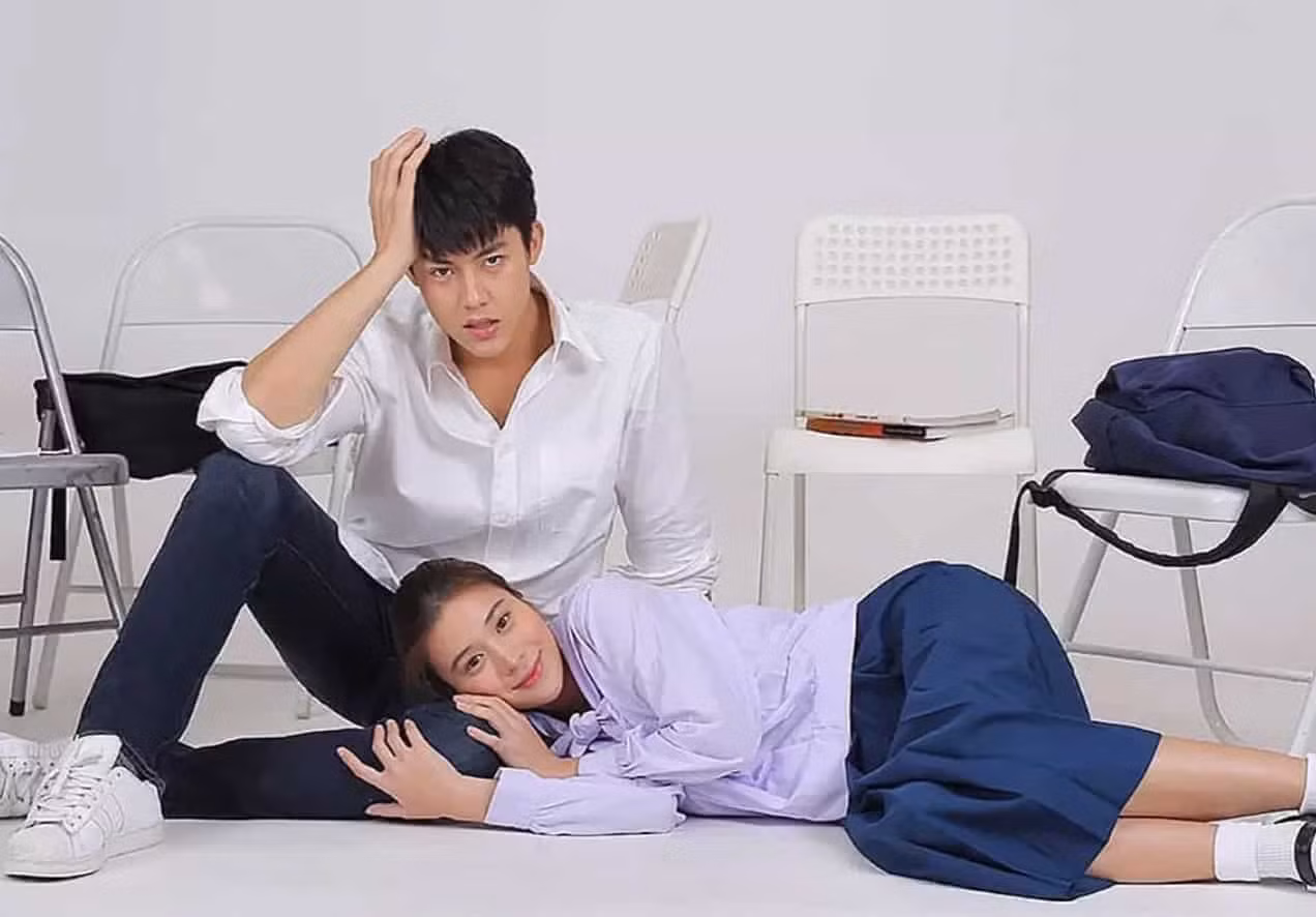 'Thiếu gia giàu nhất Trung Quốc' chi 17 tỷ, mua du thuyền tặng mỹ nhân ‘siêu vòng một’ ảnh 6