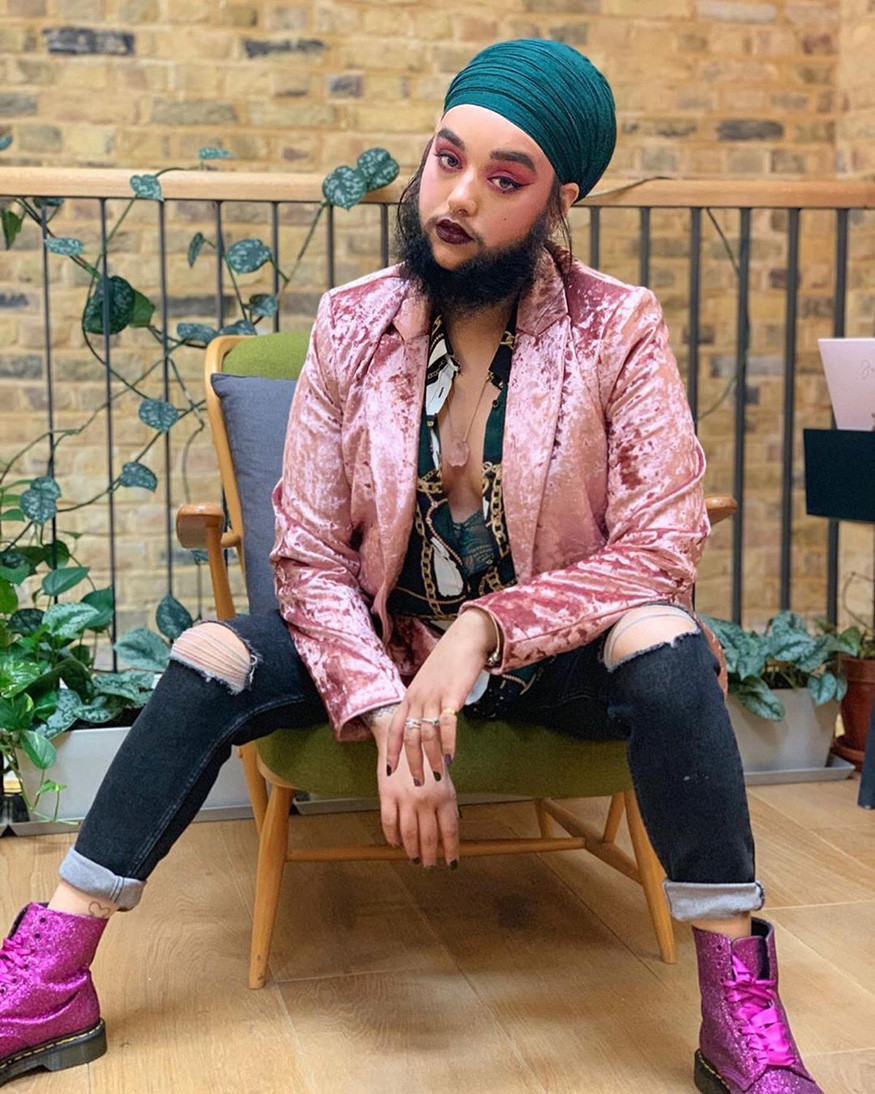 Nữ người mẫu có râu tự tin về vẻ ngoài gợi cảm dù khác biệt ảnh 2